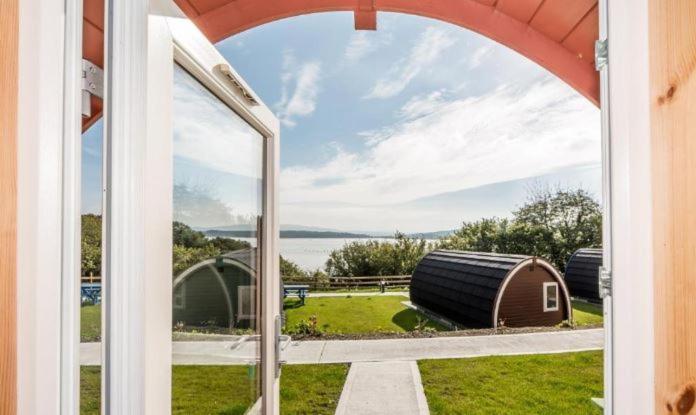 Готель Berehaven Pods Каслтаунбере Екстер'єр фото